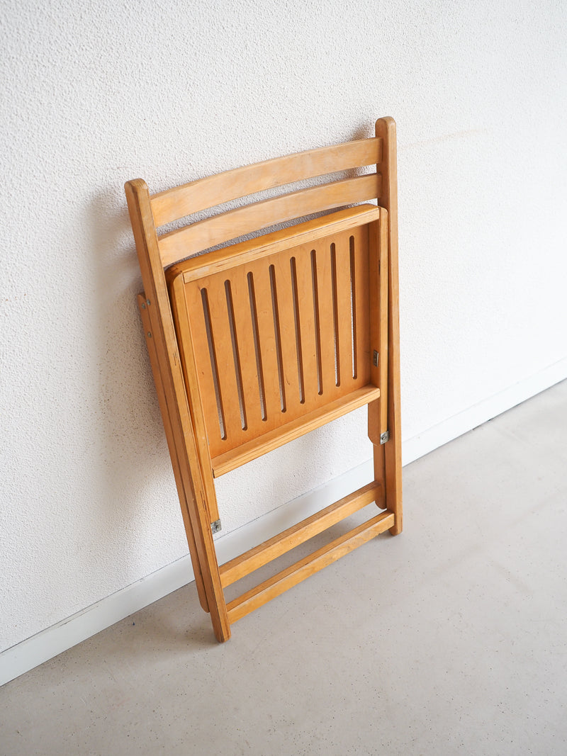 Chaise pliante en bois vintage