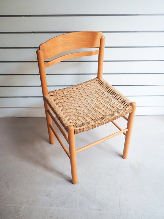 Chaise Vintage en Bois  et Corde Tressée