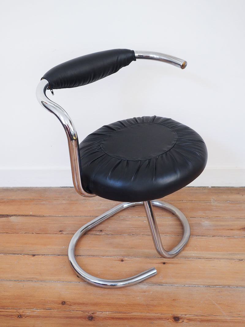 4 chaises Cobra de Giotto Stoppino – Design italien des années 70 – Cuir véritable et acier chromé