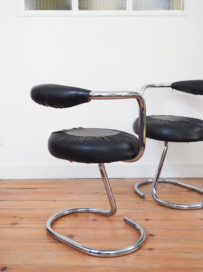 4 chaises Cobra de Giotto Stoppino – Design italien des années 70 – Cuir véritable et acier chromé