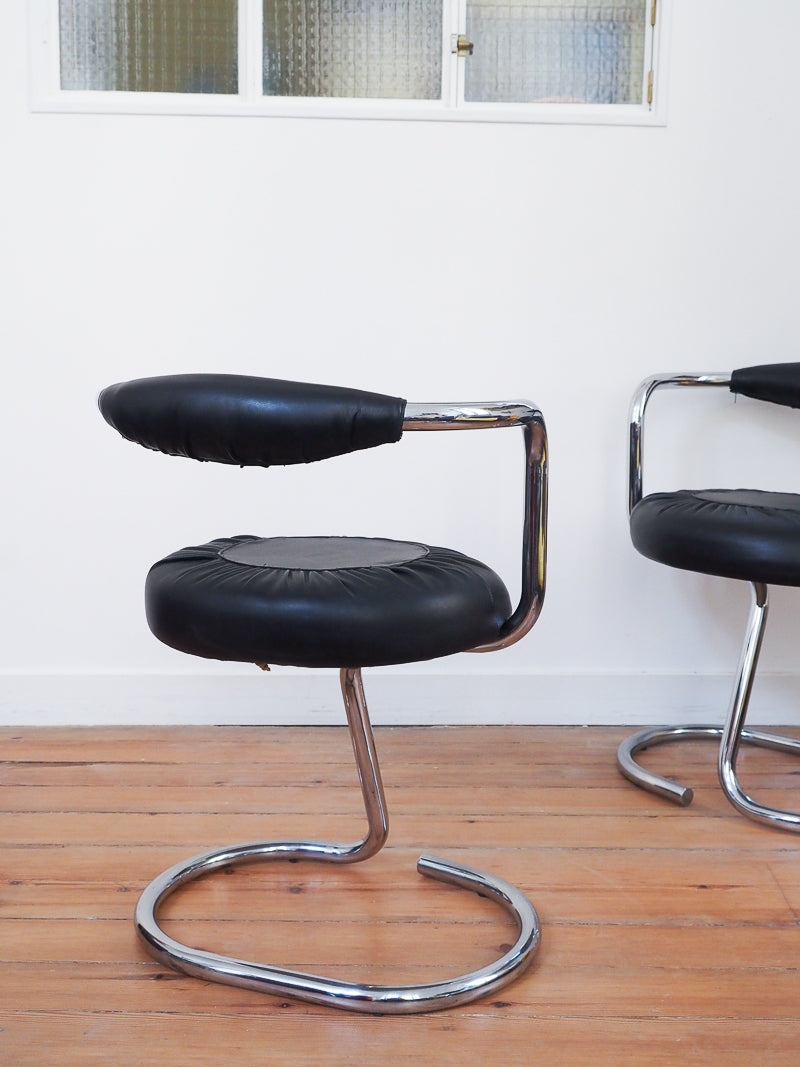 4 chaises Cobra de Giotto Stoppino – Design italien des années 70 – Cuir véritable et acier chromé