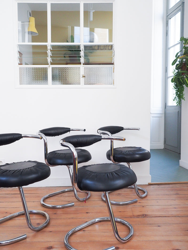 4 chaises Cobra de Giotto Stoppino – Design italien des années 70 – Cuir véritable et acier chromé