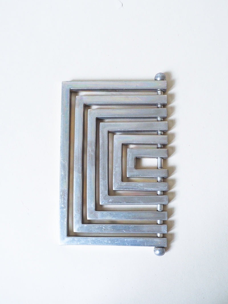 Dessous de plat vintage en aluminium – Design articulé, modulable et rare