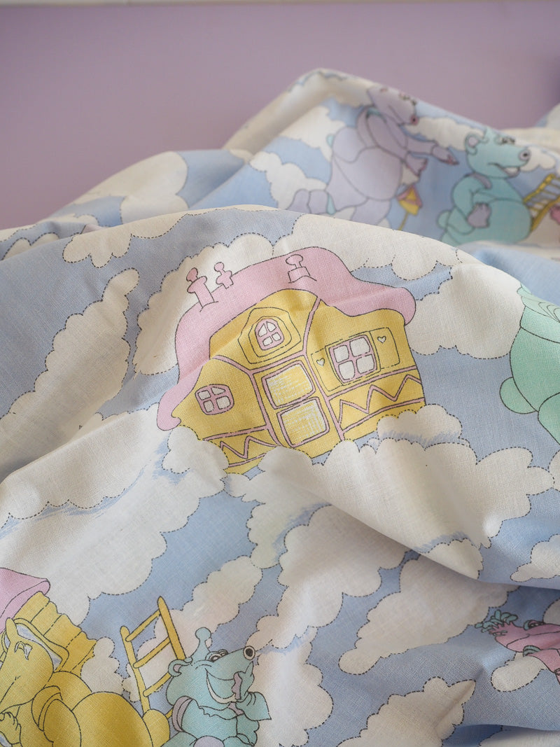 Drap / tissu Le village dans les nuages