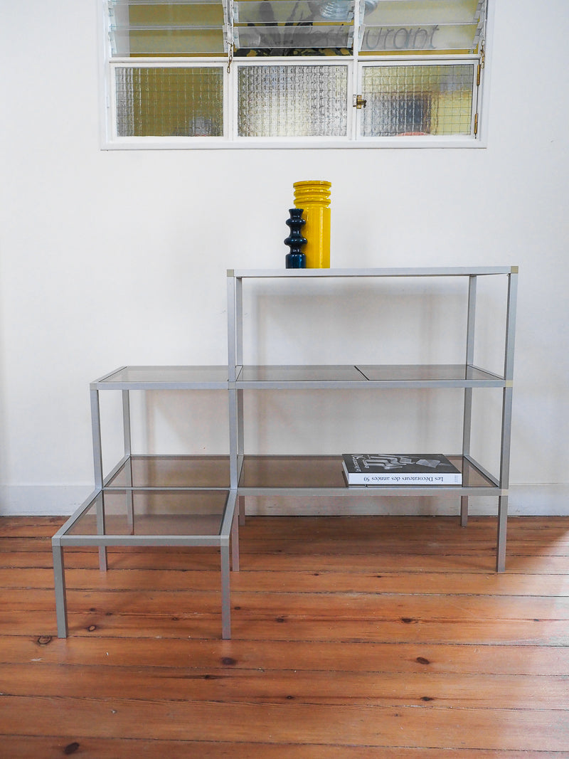 Étagère vintage en escalier - aluminium et verre fumé