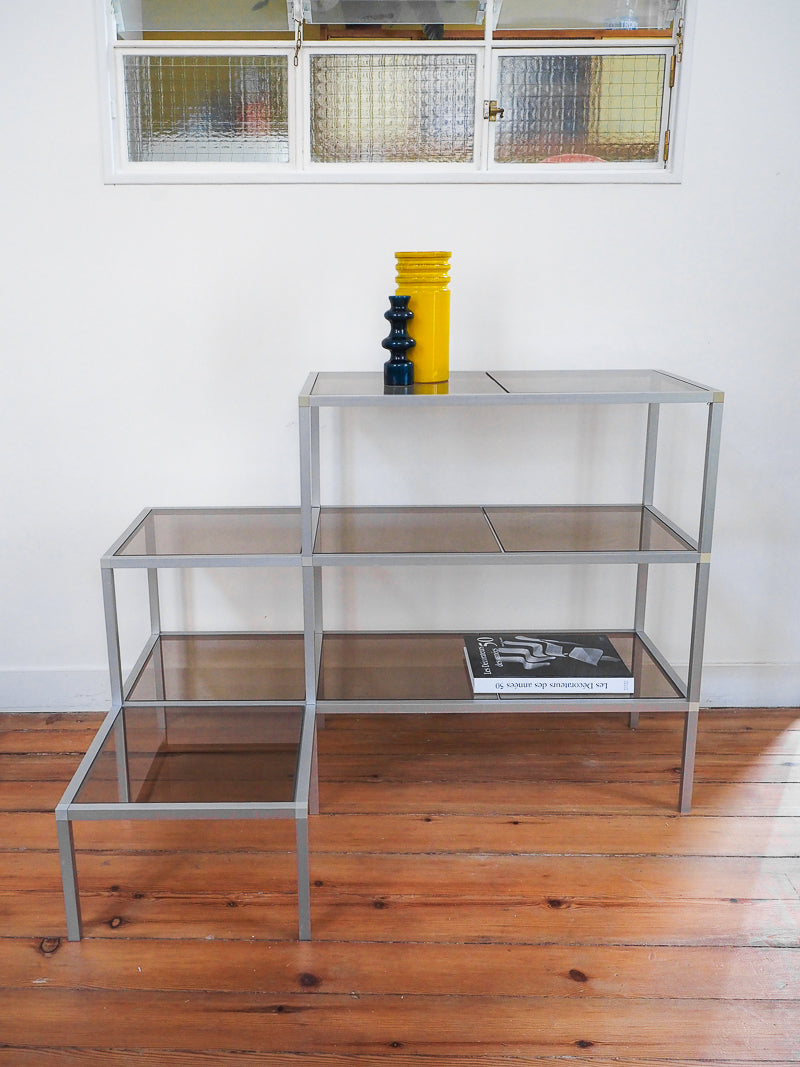 Étagère vintage en escalier - aluminium et verre fumé