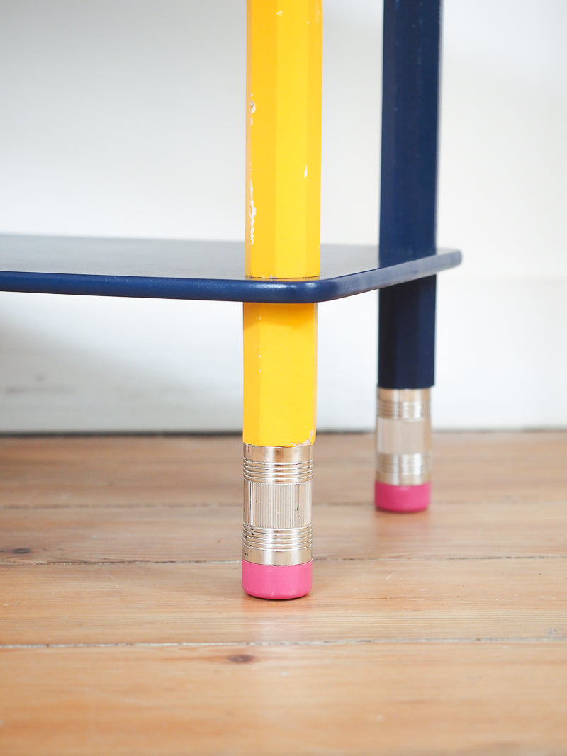 Étagère crayon dans le style Pierre Sala