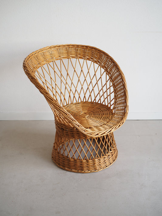 Fauteuil en rotin vintage en forme d'oeuf