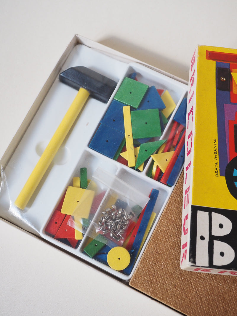 🔨 Jeu vintage “Bricoleur” – Coffret créatif avec marteau, clous et formes en bois