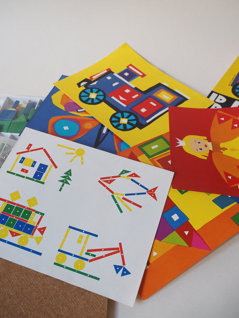 🔨 Jeu vintage “Bricoleur” – Coffret créatif avec marteau, clous et formes en bois