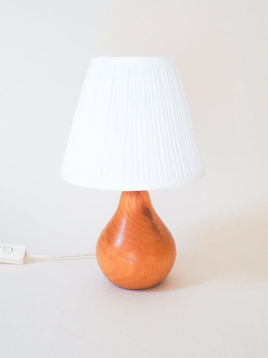 Lampe de chevet vintage Larec – Pied boule en bois forme poire