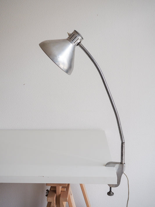 Lampe d'atelier flexible avec étau ancienne