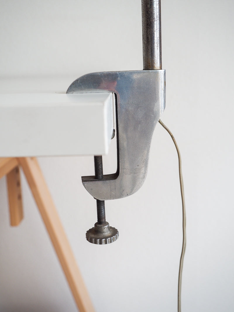 Lampe d'atelier flexible avec étau ancienne
