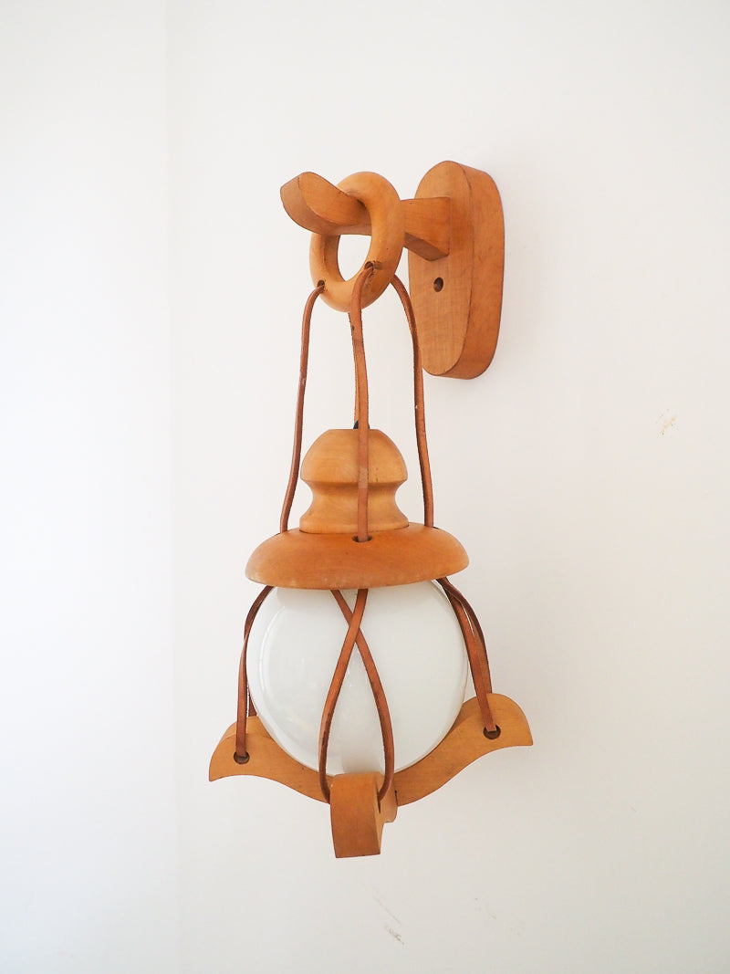 Lanterne murale vintage en bois et cuir – Style scandinave, années 60