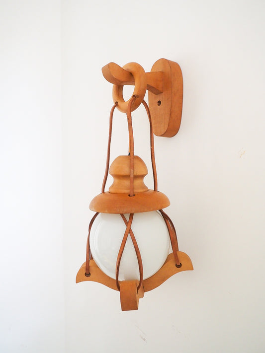 Lanterne murale vintage en bois et cuir – Style scandinave, années 60