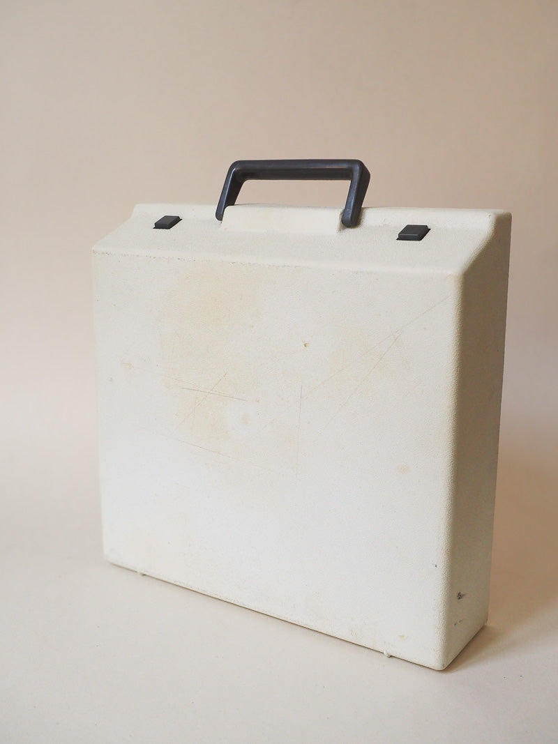 Machine à écrire vintage Olympia Traveller de Luxe  – petit modèle de voyage