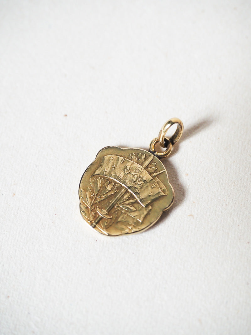 Médaillon ancien en plaqué or – Jeanne d’Arc – Médaille religieuse
