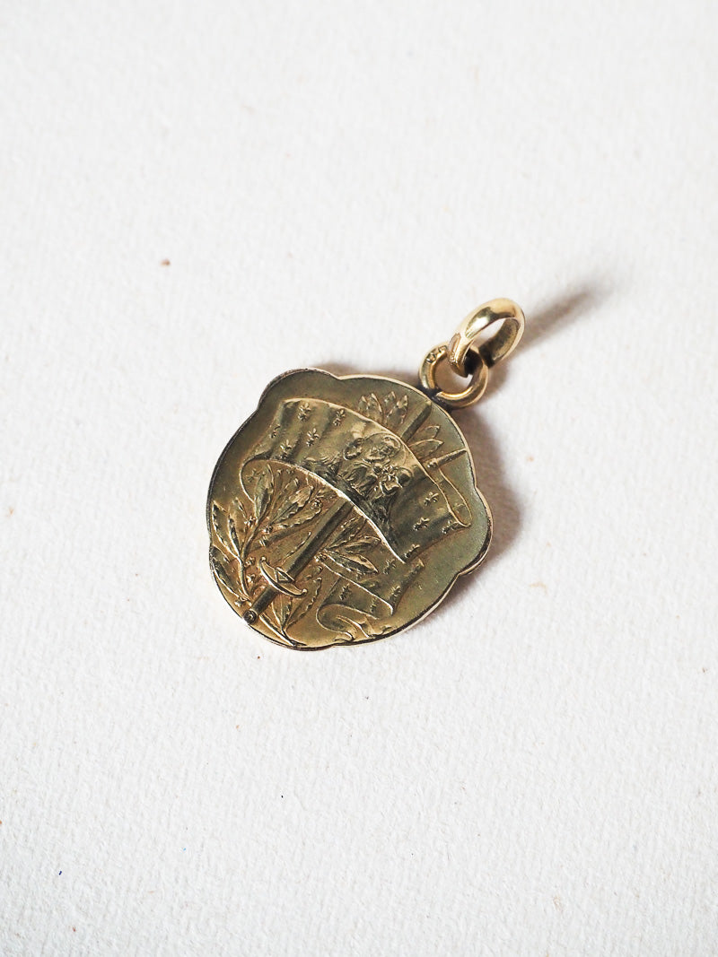 Médaillon ancien en plaqué or – Jeanne d’Arc – Médaille religieuse