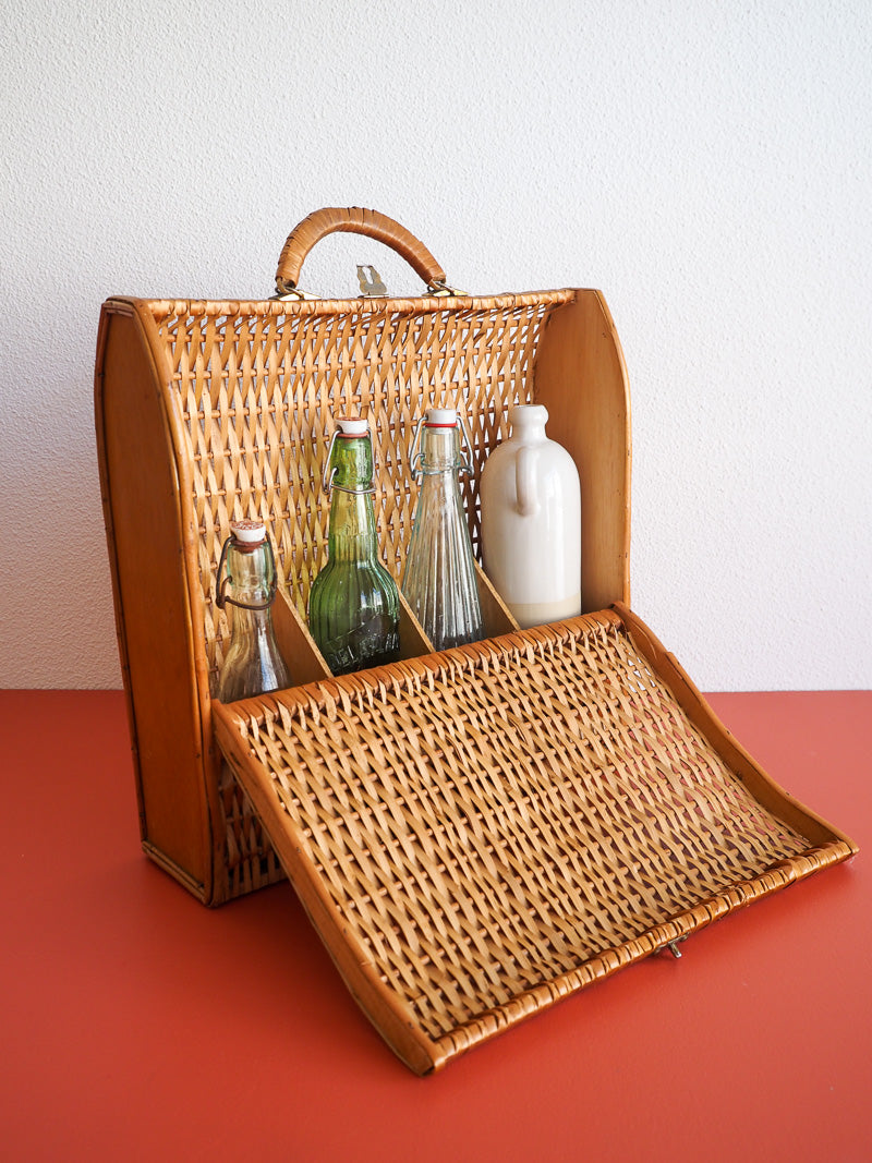 Porte-bouteilles panier en rotin