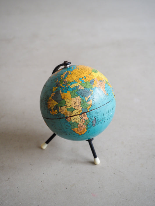Petit globe terrestre en tôle tripode Cartes Taride