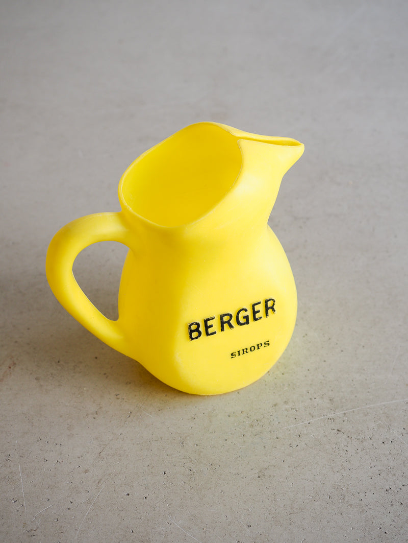 Pichet jaune Berger plastique vintage