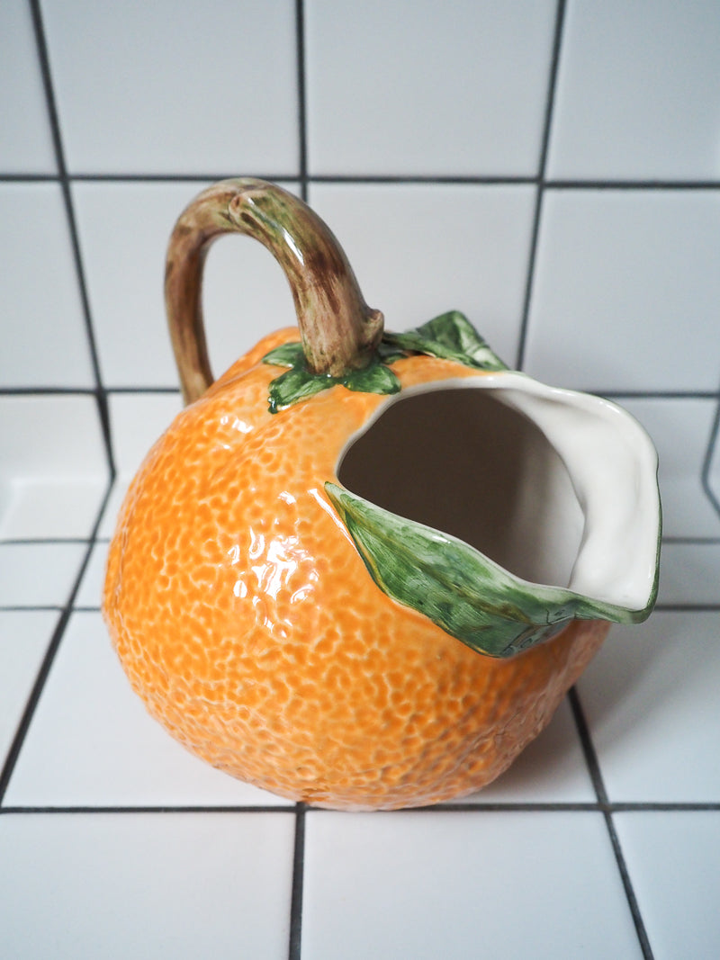 🍊 Pichet en barbotine – Forme d’orange – Contenance 1 litre