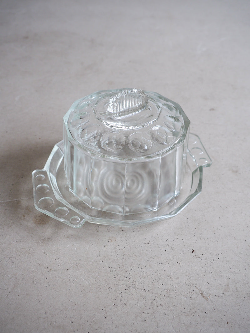 Cloche à fromage en verre avec plateau