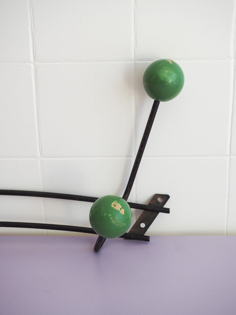 Porte-manteau boules de couleurs en bois