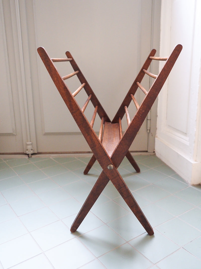 Porte-revues vintage pliant en bois – Style scandinave