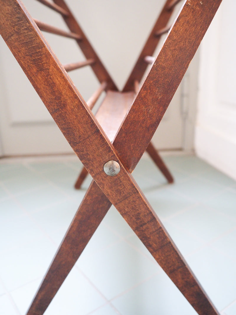 Porte-revues vintage pliant en bois – Style scandinave