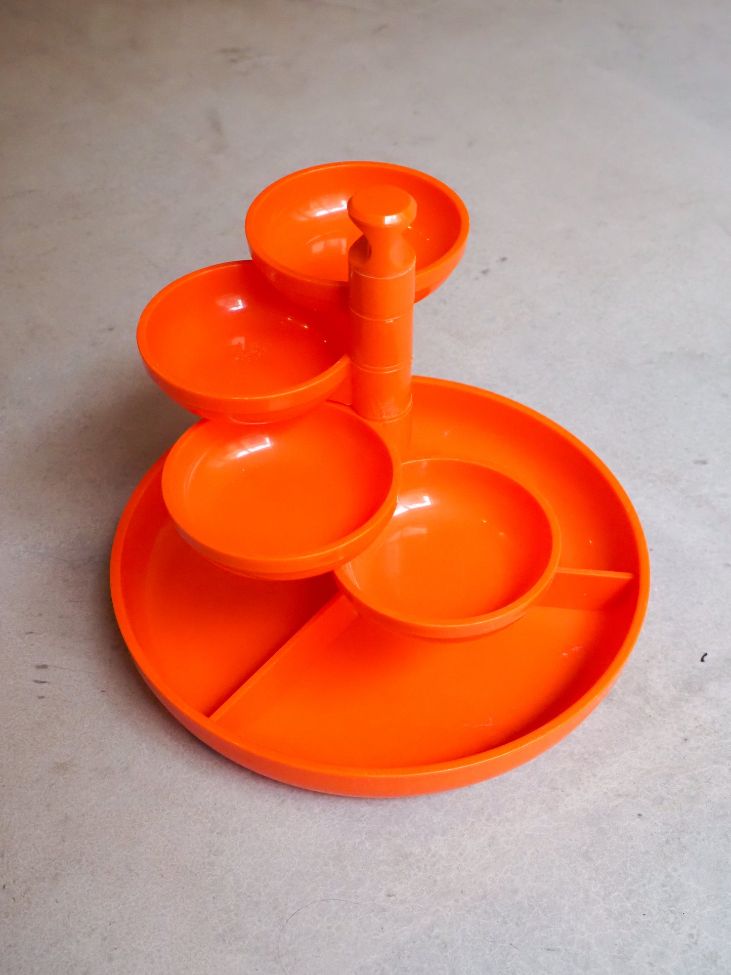 Serviteur / Présentoir à apéritifs en plastique Orange – Modulable