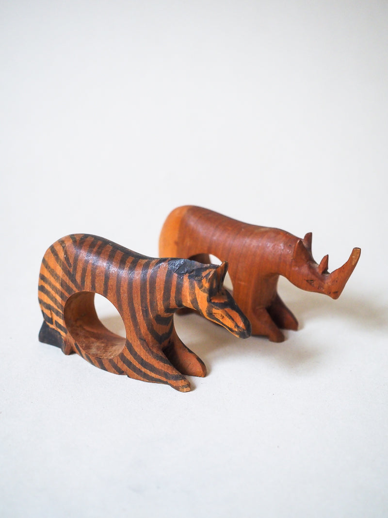 Ronds de serviette artisanaux africains – Lot de 2 – Rhinocéros et Zèbre