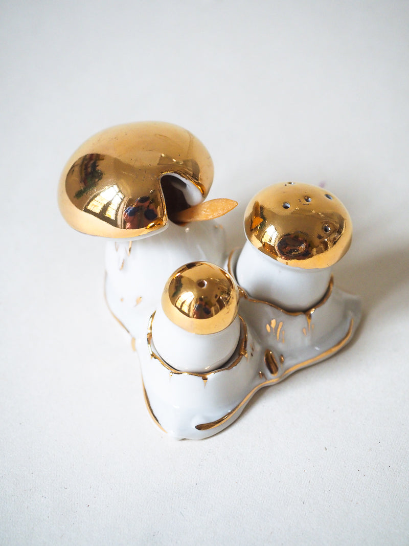 🍄 Set salière, poivrier & pot à moutarde – Champignons dorés – Porcelaine de Limoges