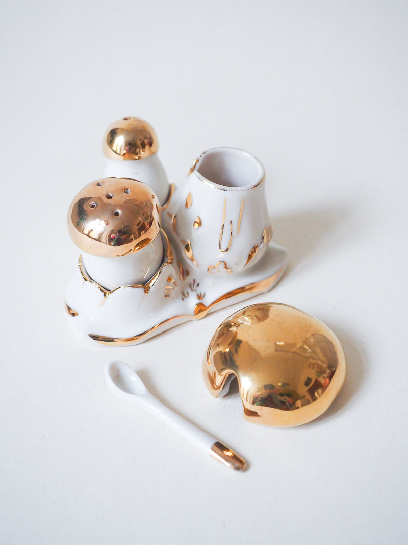 🍄 Set salière, poivrier & pot à moutarde – Champignons dorés – Porcelaine de Limoges