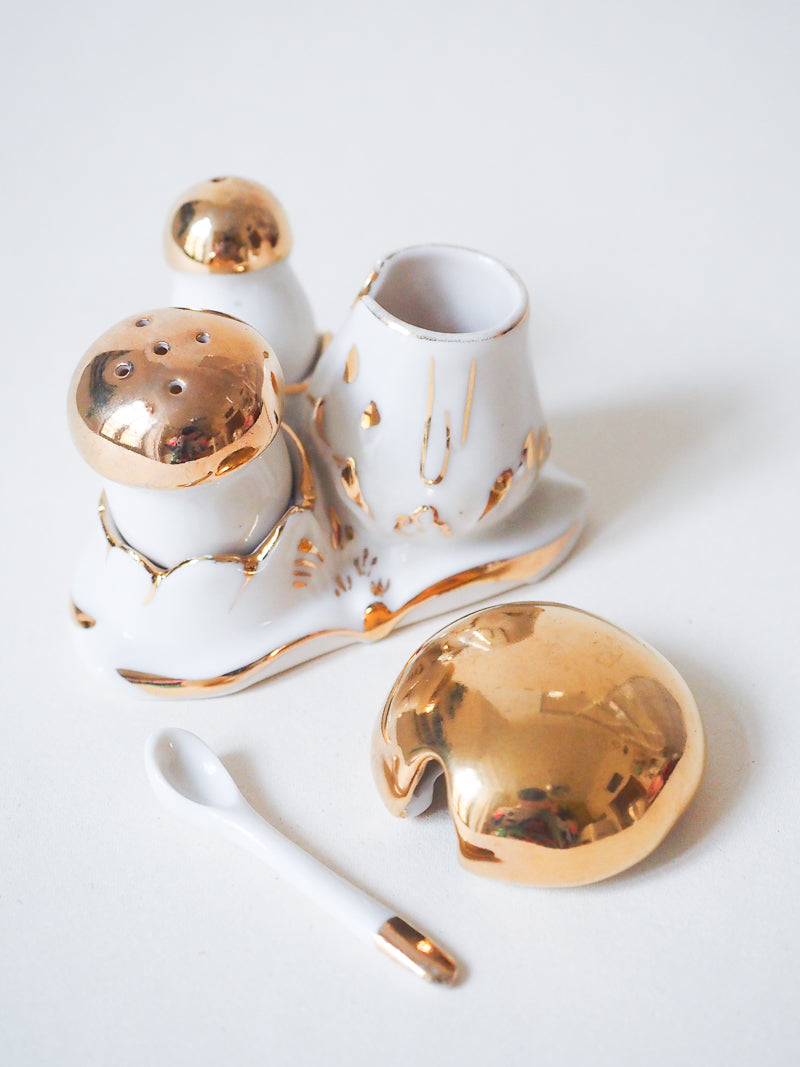 🍄 Set salière, poivrier & pot à moutarde – Champignons dorés – Porcelaine de Limoges