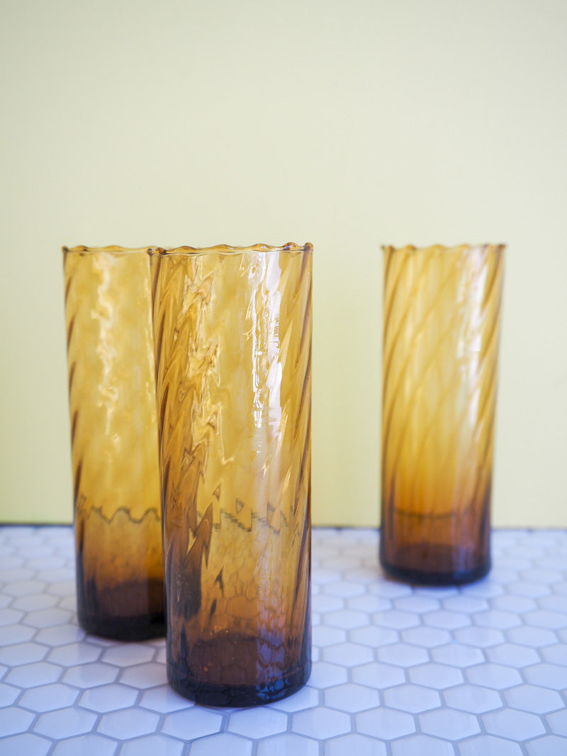 Service de 6 verres à orangeade et panier en rotin