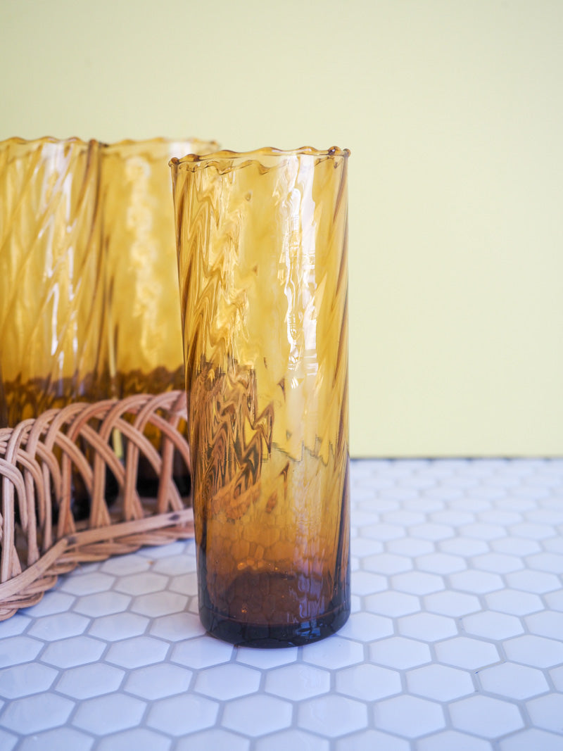 Service de 6 verres à orangeade et panier en rotin