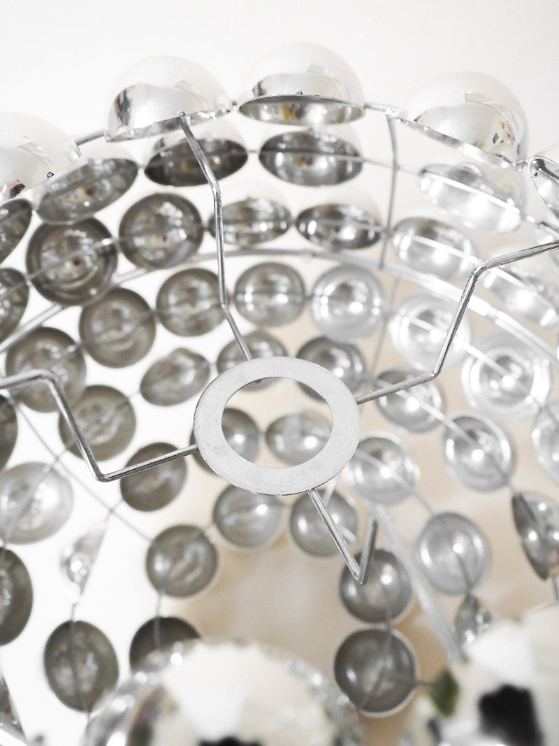 Suspension cinétique Space Age 80s – Demi-sphères chromées miroir • Style Kare Design – Ø32 cm