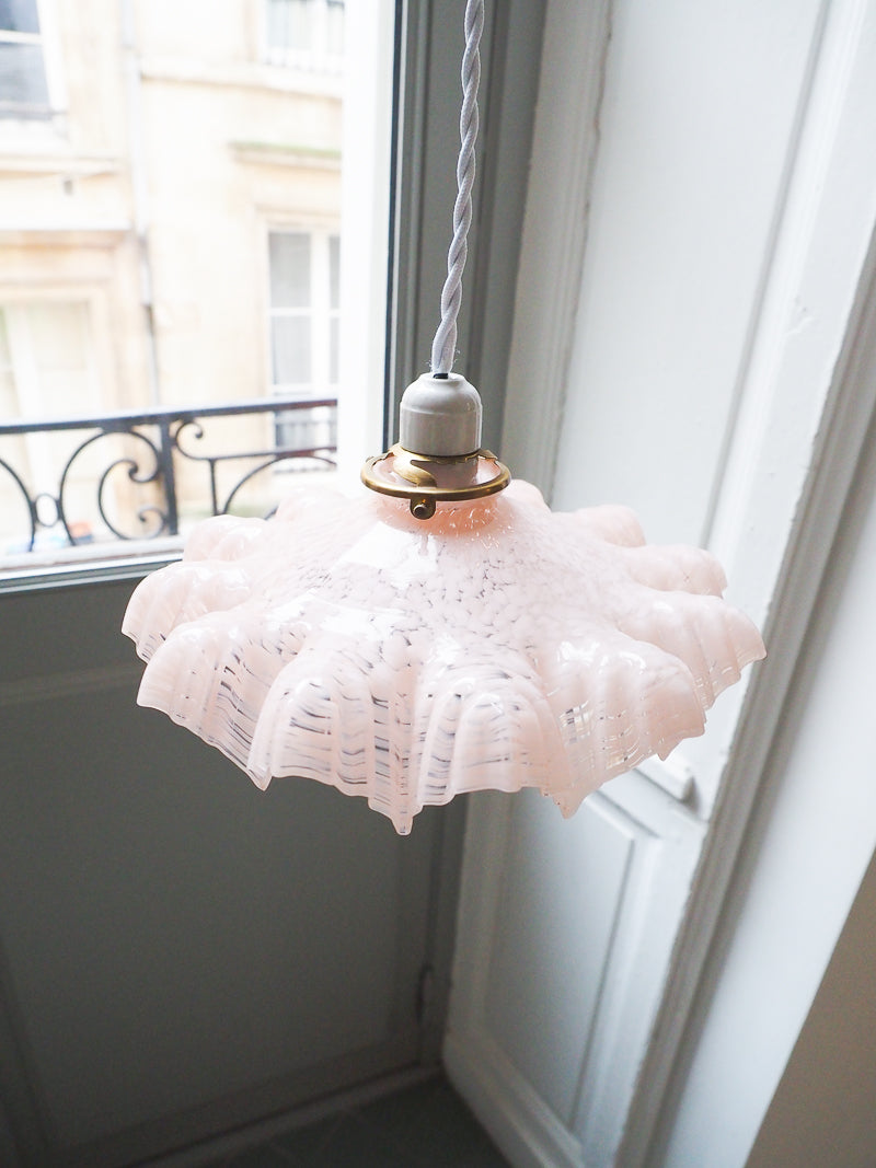 Suspension vintage verre de Clichy - forme drapé – moucheté rose + fil en tissu tosadé neuf