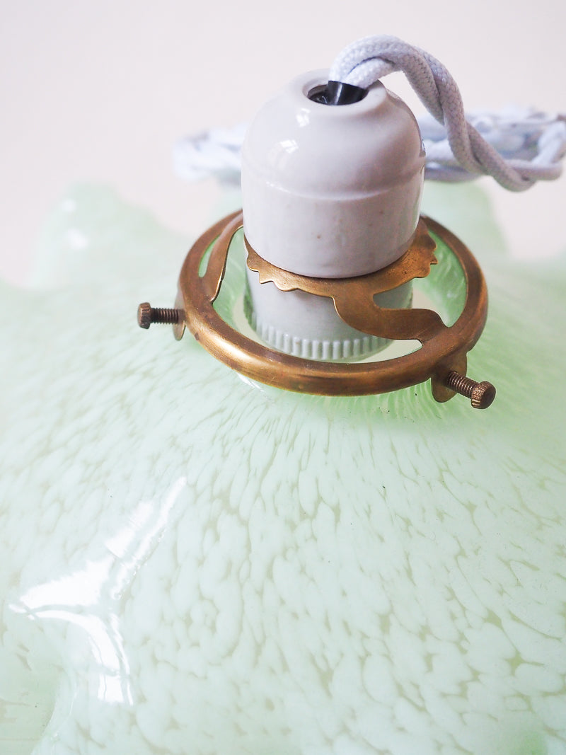 Suspension vintage verre de Clichy - forme drapé – moucheté vert + fil en tissu tosadé neuf