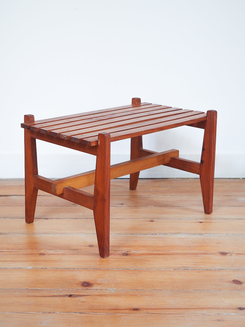 Table basse scandinave à lattes