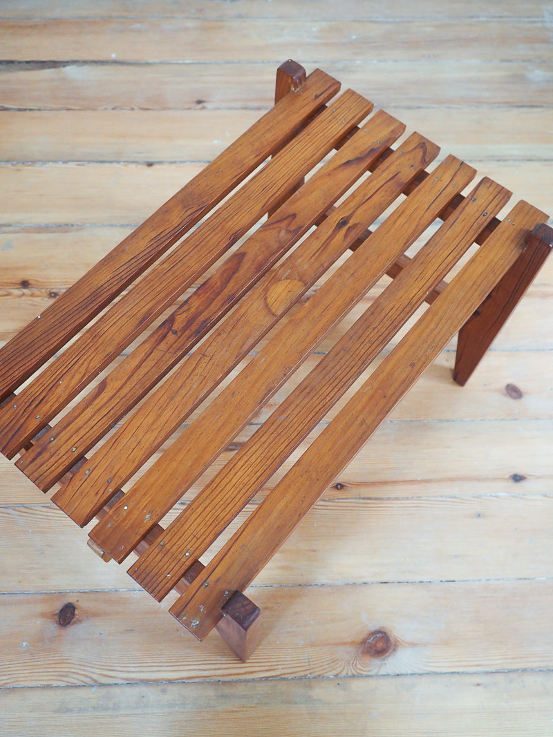 Table basse scandinave à lattes