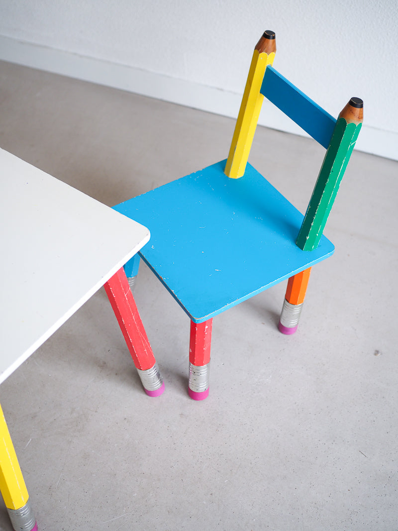 Ensemble table et chaises crayons pour enfant