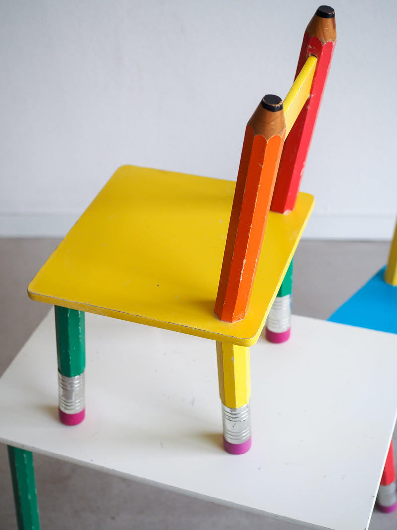 Ensemble table et chaises crayons pour enfant