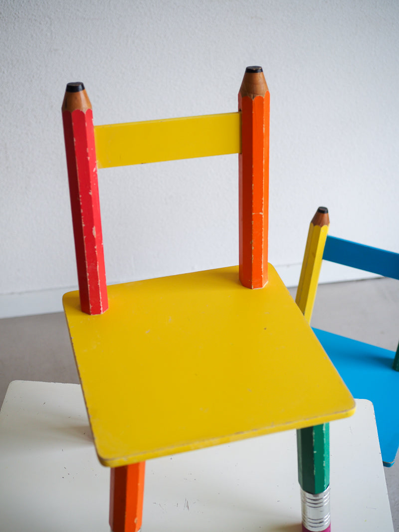 Ensemble table et chaises crayons pour enfant