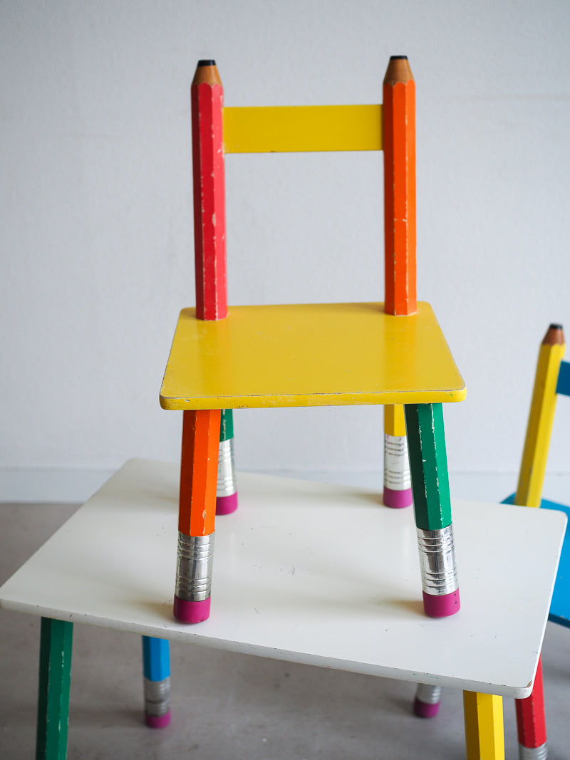 Ensemble table et chaises crayons pour enfant