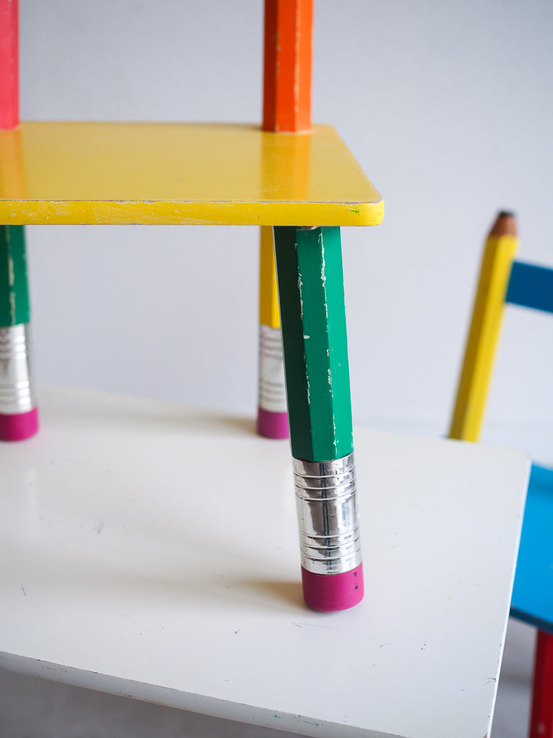 Ensemble table et chaises crayons pour enfant