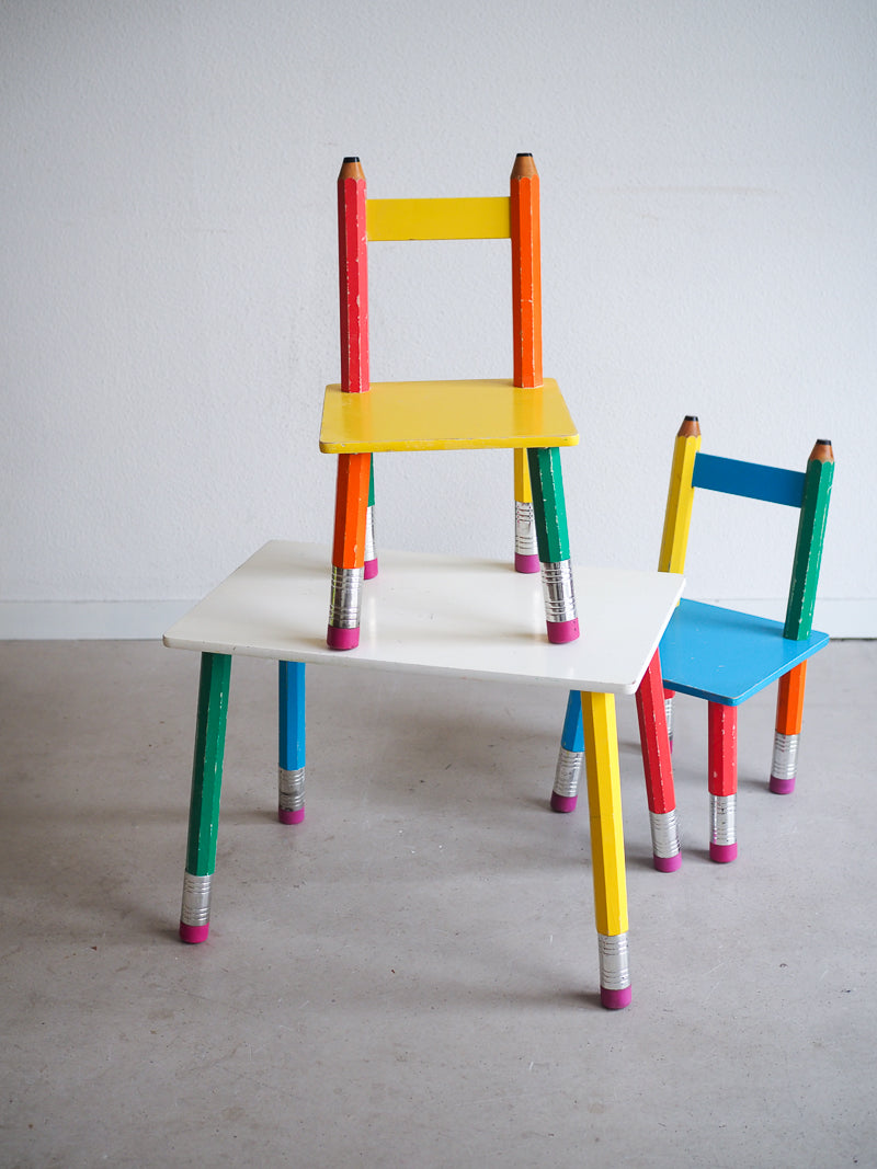 Ensemble table et chaises crayons pour enfant