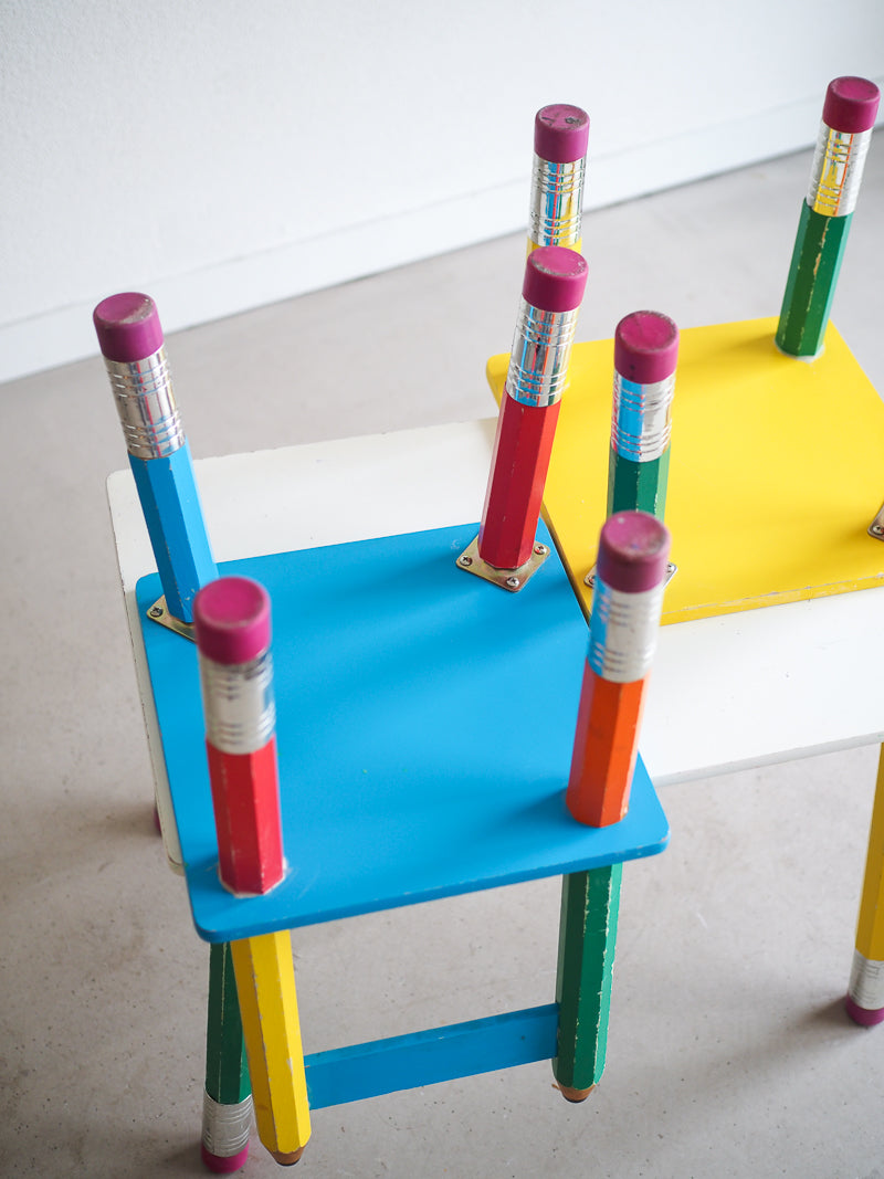 Ensemble table et chaises crayons pour enfant