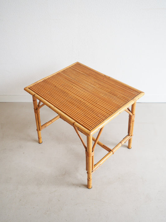 Table basse ou d'appoint en rotin